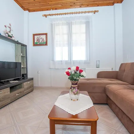 Anna-maria House *