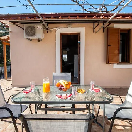 Σπίτι διακοπών Anna-maria House *